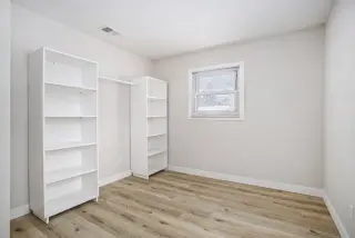 🏡 Charming, remodeled ranch home with 3 bedrooms and 1 bath! 🏡 thumbnail 5