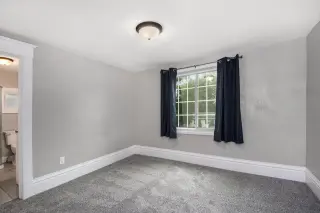 L👀k at this move-in-ready gem! thumbnail 5