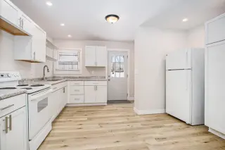 🏡 Charming, remodeled ranch home with 3 bedrooms and 1 bath! 🏡 thumbnail 12