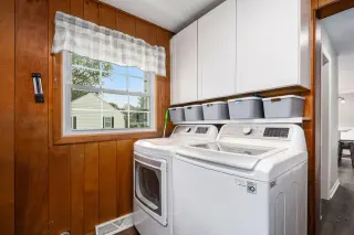L👀k at this move-in-ready gem! thumbnail 19