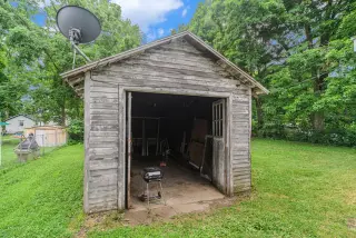 Looking for a place with potential and personality? thumbnail 13